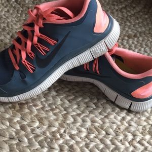 Nike Free 5.0 Tennis Shoes